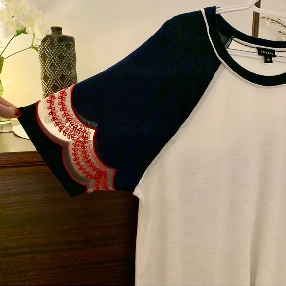 Torrid Embroidered Raglan T-Shirt, Size 2 - Picture 2 of 9